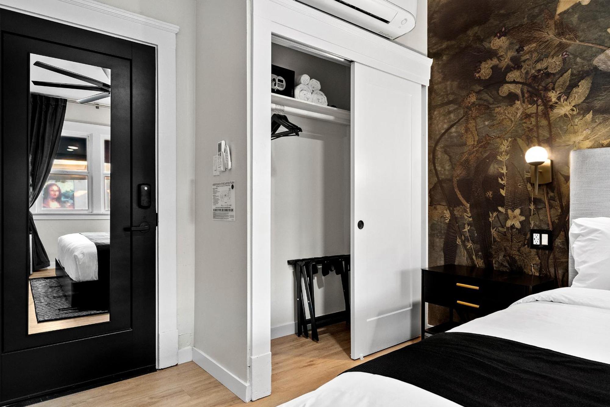 Hotel Zindel Сан-Диего Экстерьер фото