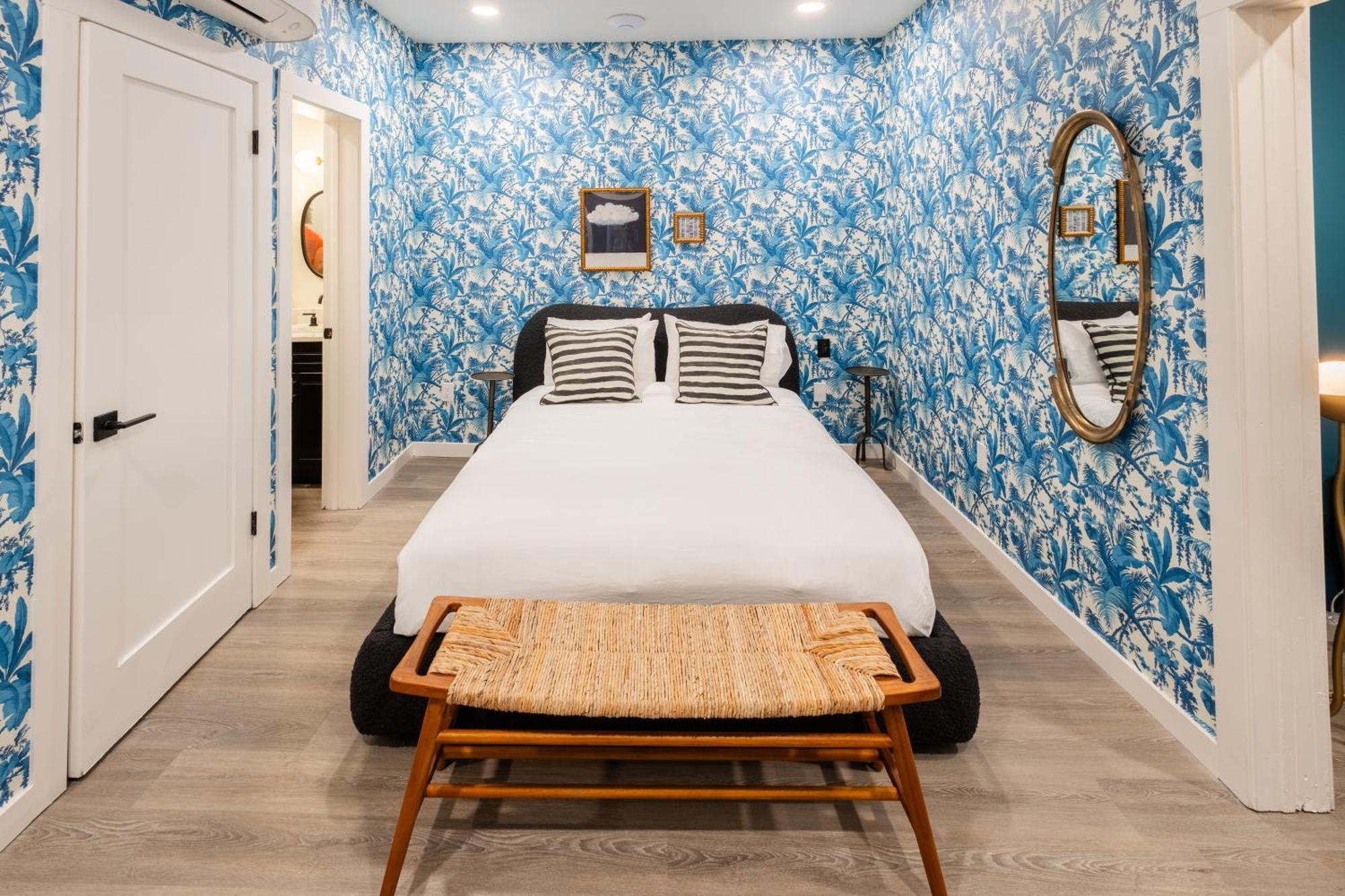 Hotel Zindel Сан-Диего Экстерьер фото